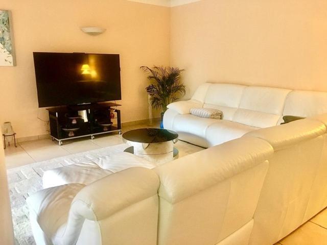 Serenity Chambre D'Hote Au Calme Des Maitres Tibetains Y Ont Sejourne 15 Mn Des Plages Leilighet Mougins Eksteriør bilde