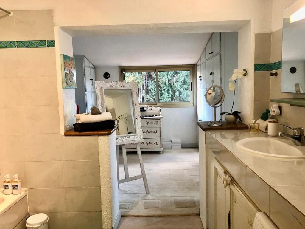 Serenity Chambre D'Hote Au Calme Des Maitres Tibetains Y Ont Sejourne 15 Mn Des Plages Leilighet Mougins Eksteriør bilde